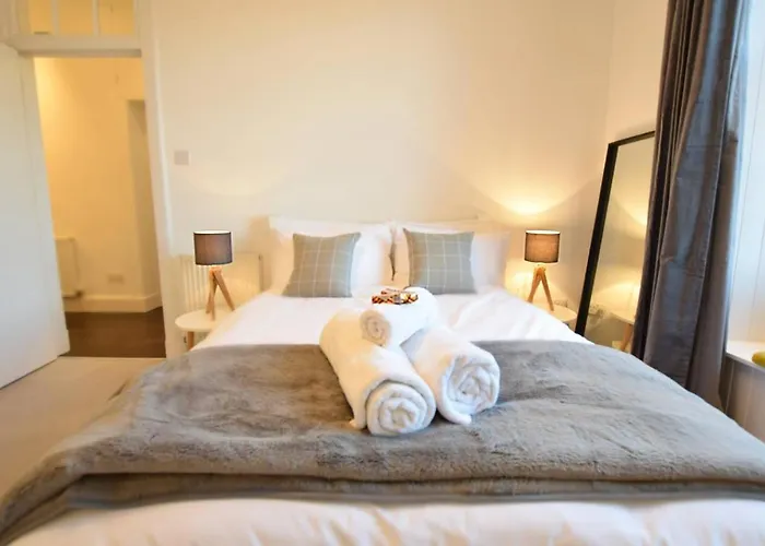 Joivy Modern City Centre Flat Next To Calton Hill